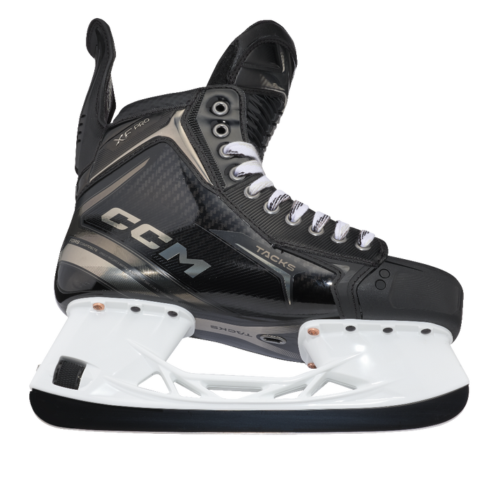 black hockey skate